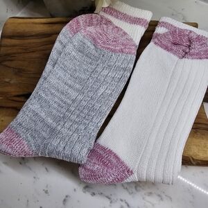 💥4 for $25💥 Avon 2-pack Boot Socks